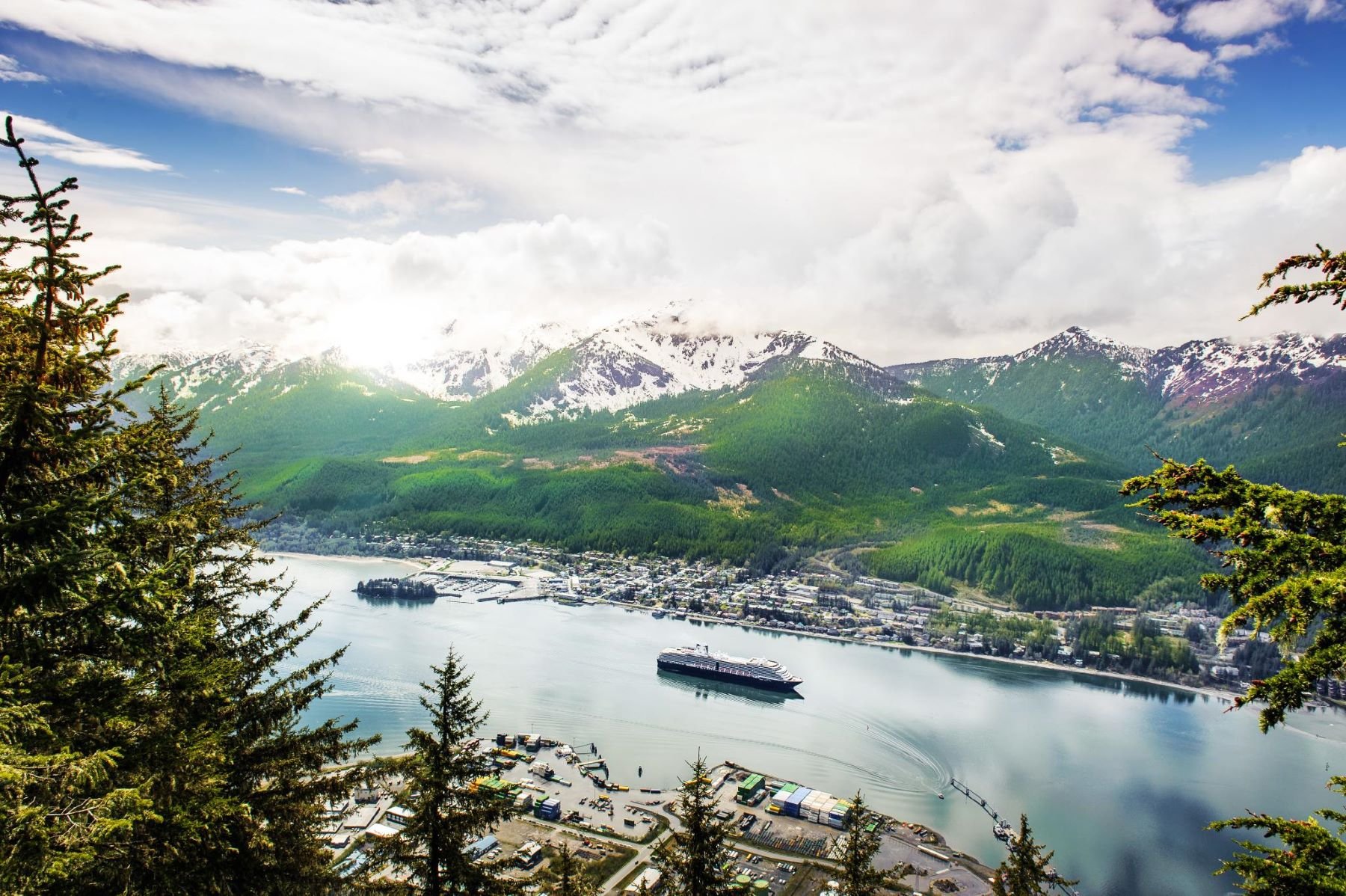 Cruise ship Juneau, Alaska