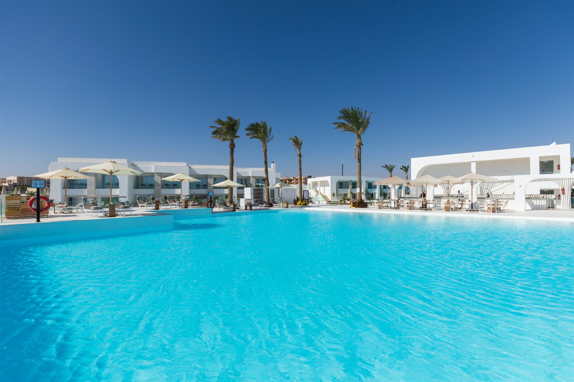 Sunrise White Hills Resort pool and the Red Sea