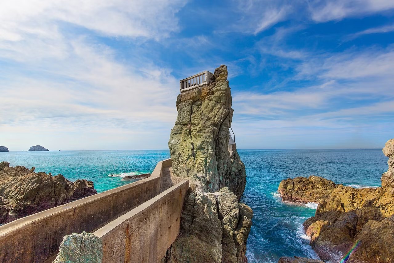 Cliffs along El Malecón, Mazatlán